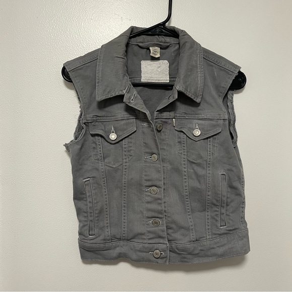 Levi's Jackets & Blazers - Levi's Light Grey Denim Button Down Vest MEDIUM